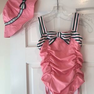 Bathing suit & Hat